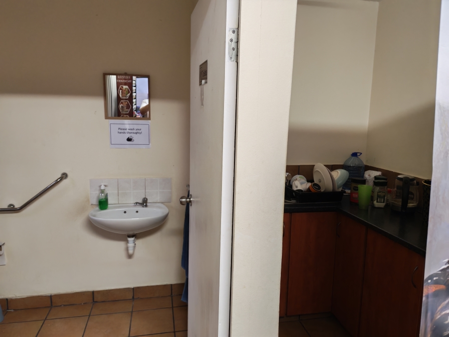To Let Commercial Property for Rent in Asla Park Western Cape